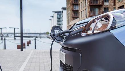 Renault Kangoo ZE on charge