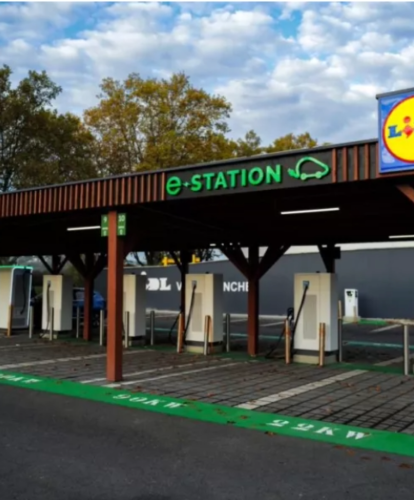 Lidl suoermarket car park EV charging