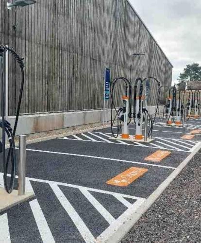 Osprey charging at Hirst's Farm shop - photo credit: Zapmap user Emerald Arrow