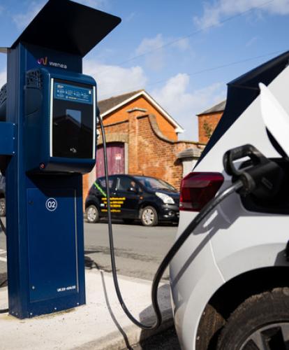 Wenea charge point in use