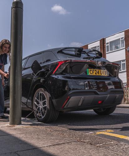 300 on-street chargers installed across Barnet in just six weeks