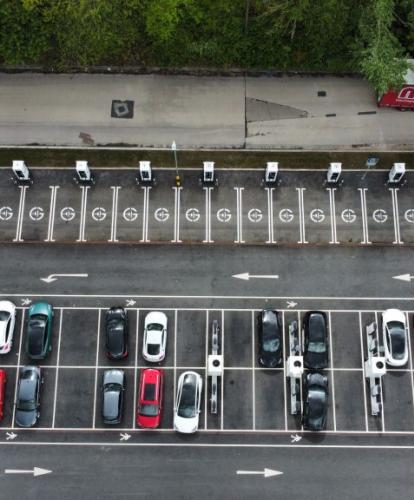 GRIDSERVE launches its largest ultra-rapid charging hub in the North West