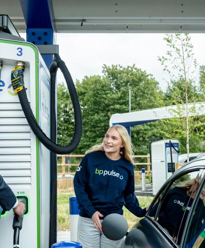 New bp Ultra-rapid EV charging hub opens in Tingley