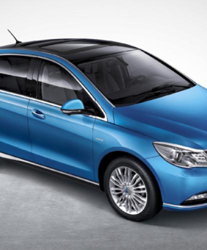 Mercedes based Denza 400 has 250 mile range