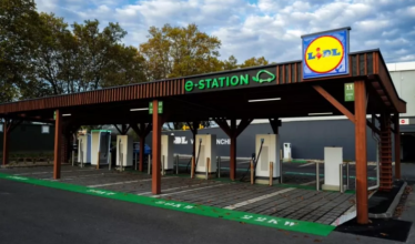 Lidl suoermarket car park EV charging