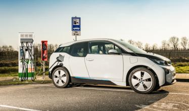 Shell to install forecourt rapid chargers by end of year