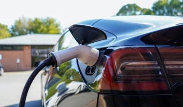 Leasing enquiries for pure-electric vehicles surge 87% in Q3