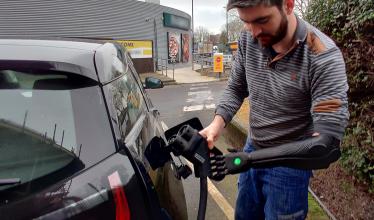 Electric Vehicle Charge Points ‘Lack Accessibility’