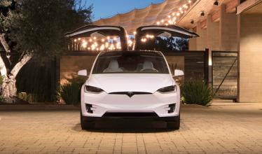 Tesla launches software update with Version 8.0