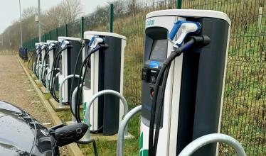 Polar rapid charging hub opens on M6