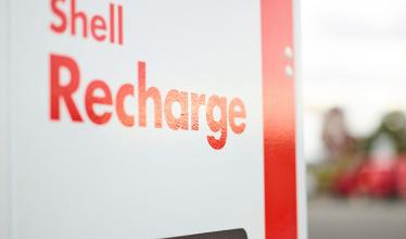 Shell pledges to increase its network to half a million charge points by 2025