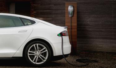 Tesla launches Destination Charging in Europe