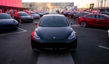 Tesla Model 3 handed over to customers