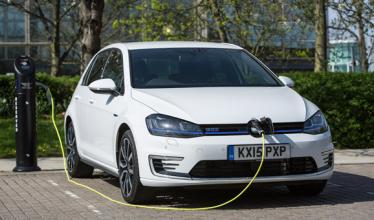 Electric car sales owe records to business buyers