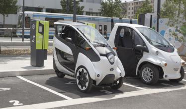 Toyota provides EVs for innovative public transport project in Grenoble