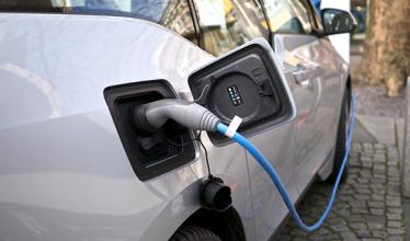 Three bridges station in Crawley to get 5 new EV charging points