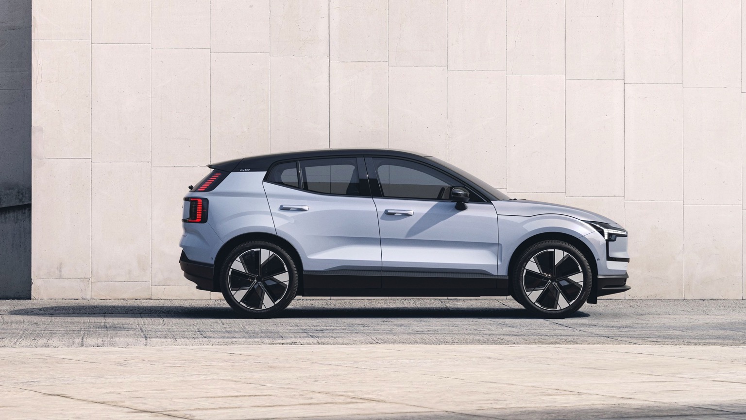 Volvo EX30 model charging guide