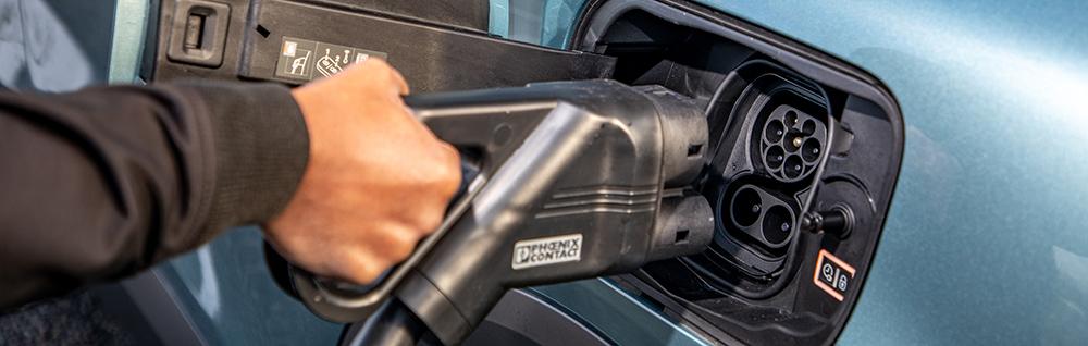 How to charge a Citroen e-C4