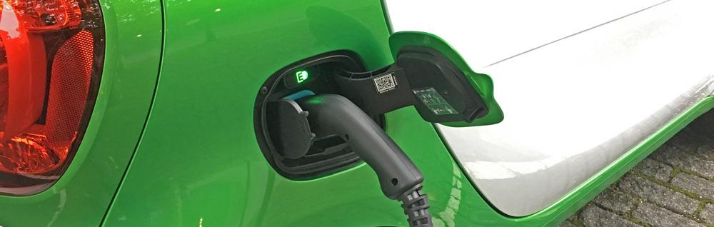 How to charge a Smart EQ fortwo