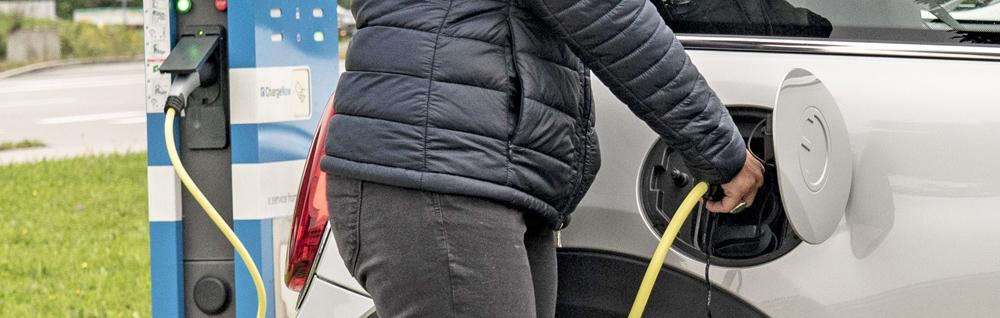 Charging a Mini Electric on public networks