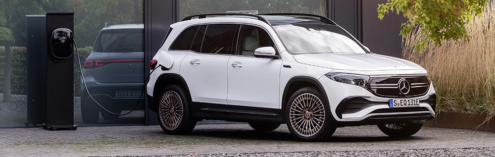 Charging a Mercedes-Benz EQB on public networks