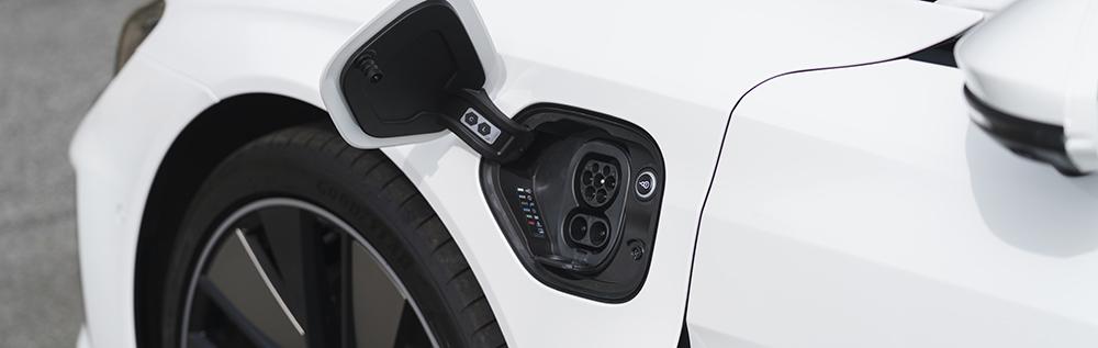 How long does it take to charge an Audi e-tron GT?