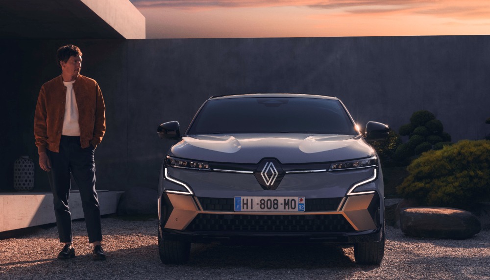 Charging a Renault Megane E Tech Electric on public networks