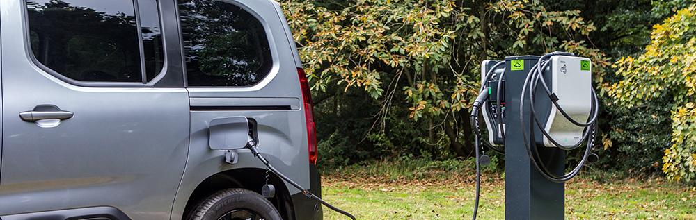 How long does it take to charge a Peugeot e-Rifter?
