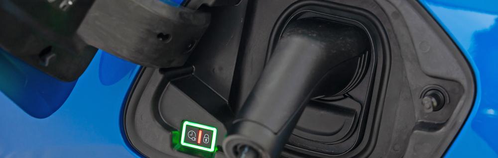 How long does it take to charge a Peugeot e-208