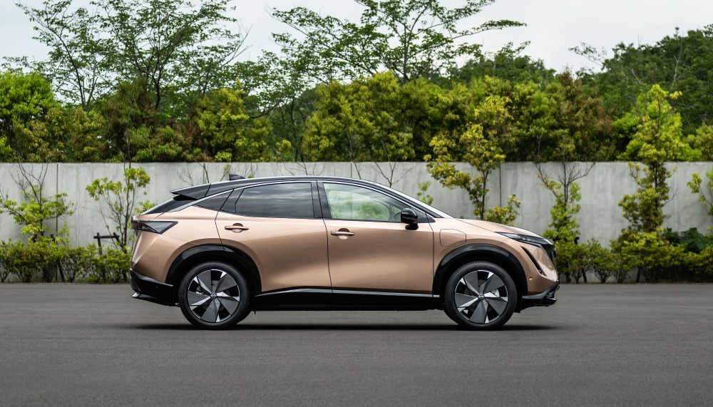 Charging a Nissan Ariya on public networks