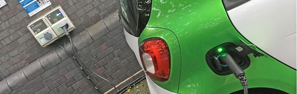 Charging a Smart EQ fortwo on public networks