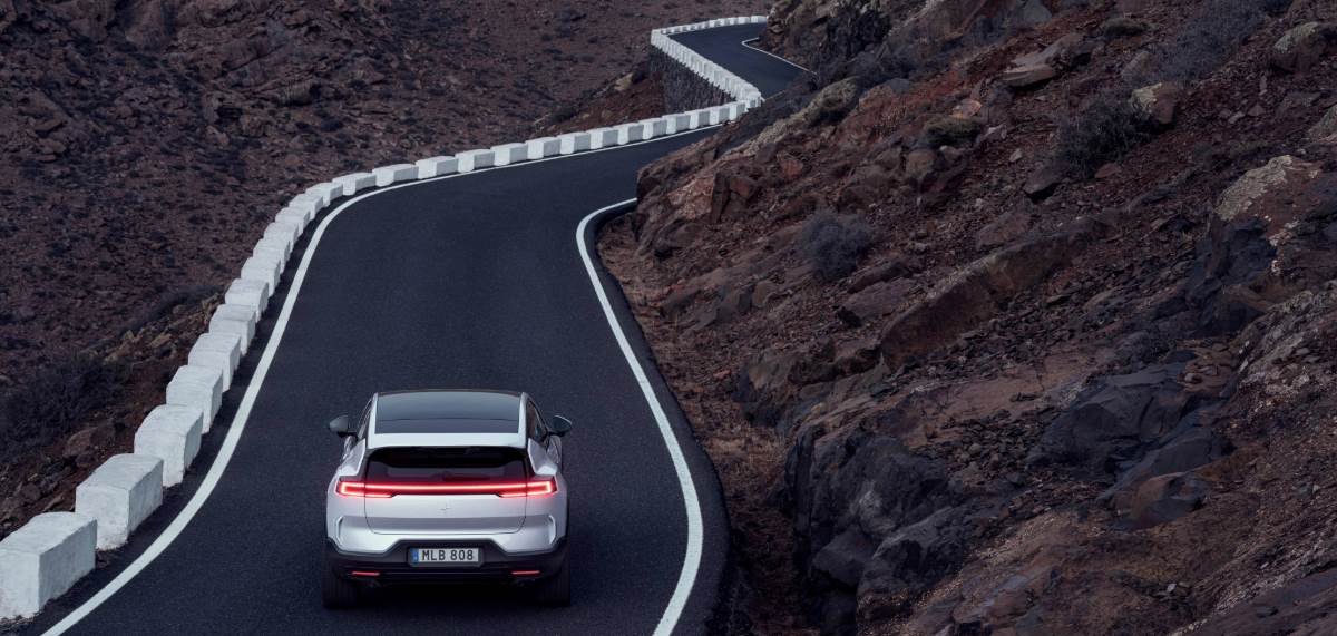 How long does it take to charge a Polestar 3?