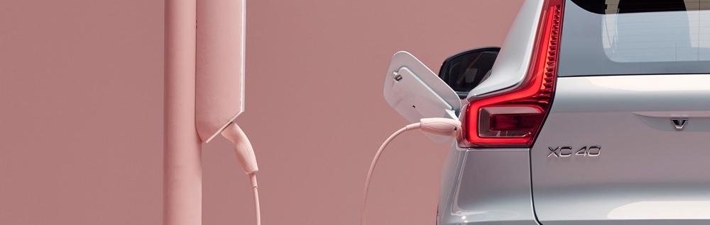How to charge a Volvo XC40 Recharge