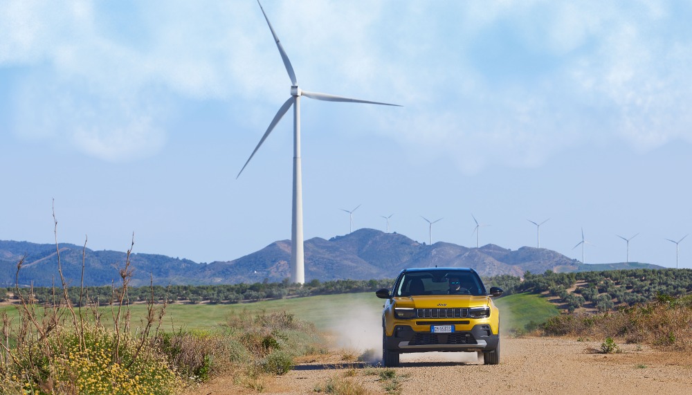 How to charge a Jeep Avenger