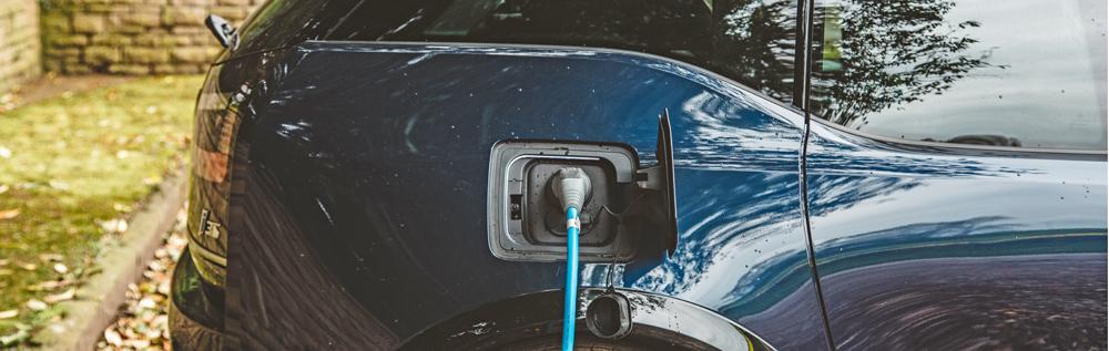 How to charge a BMW i3