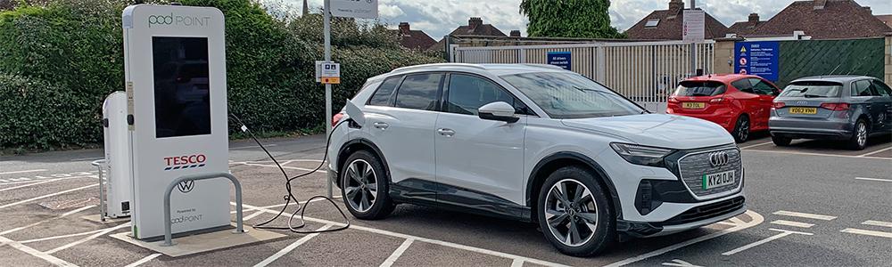 Charging an Audi Q4 e-tron on public networks